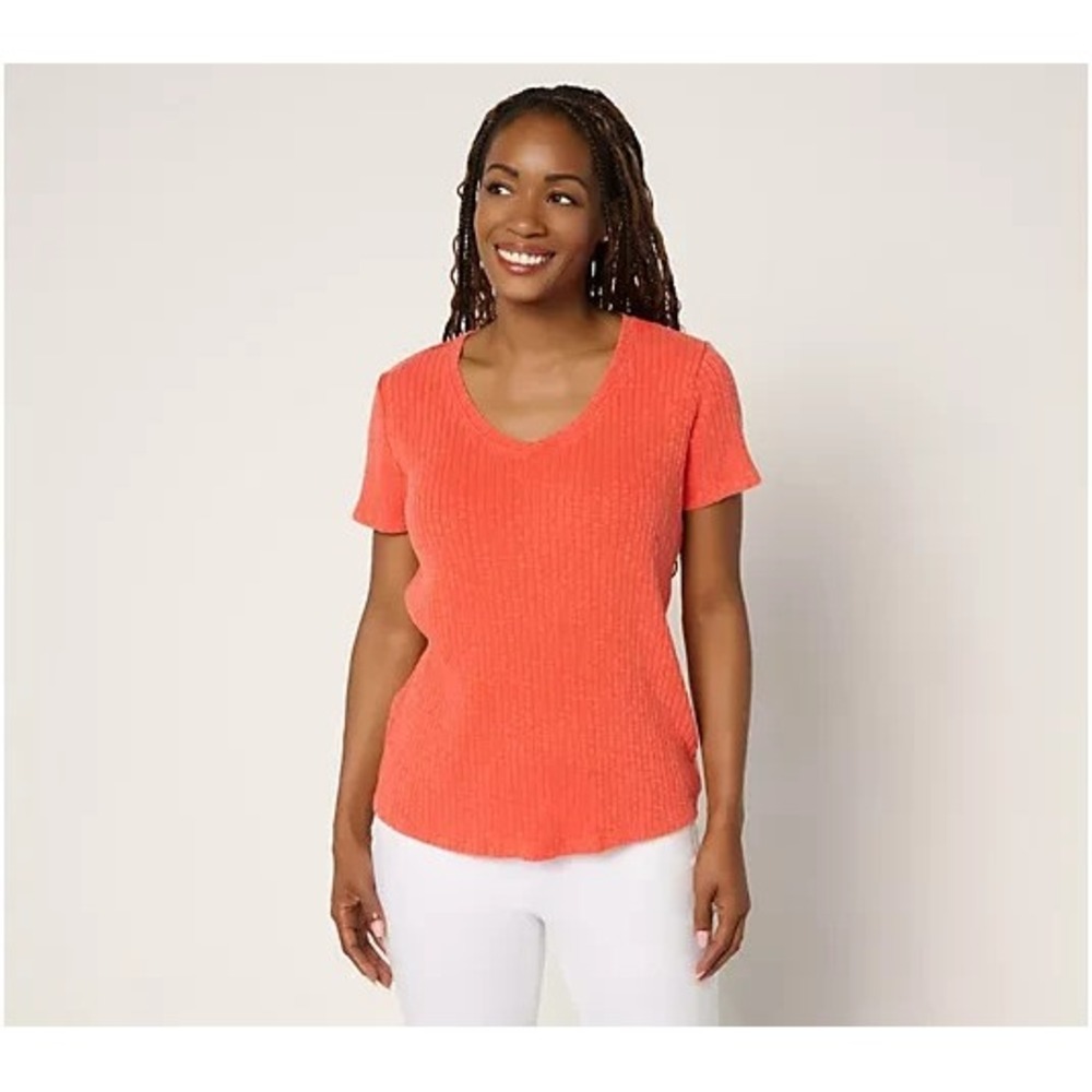 Peace Love World Curved V-Neck Short Sleeve Tee Tango: Small #29#